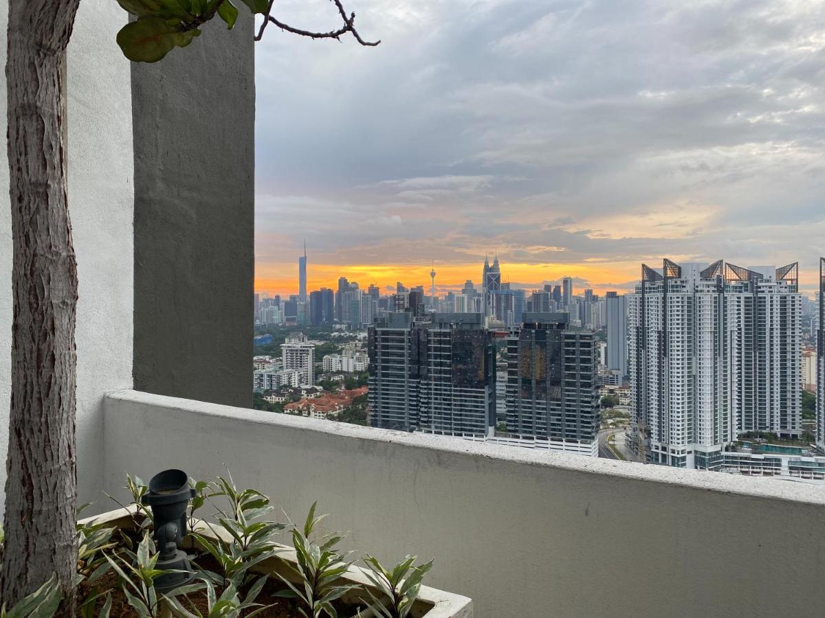 Skyline Garden 2 Bedrooms Homestay Near Klcc Kuala Lumpur Exterior photo