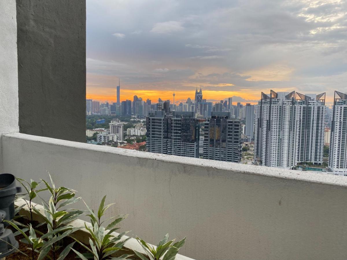 Skyline Garden 2 Bedrooms Homestay Near Klcc Kuala Lumpur Exterior photo