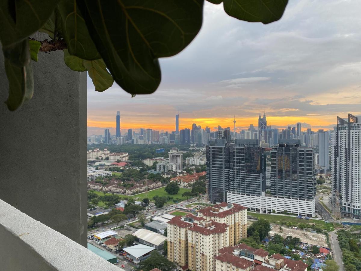 Skyline Garden 2 Bedrooms Homestay Near Klcc Kuala Lumpur Exterior photo